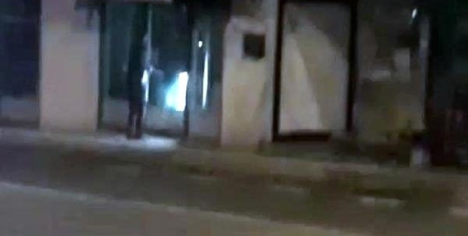 Eczanelerin camını kıran saldırgan görüntülendi