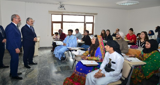 Vali Akın, Tömer öğrencileri ile bir araya geldi