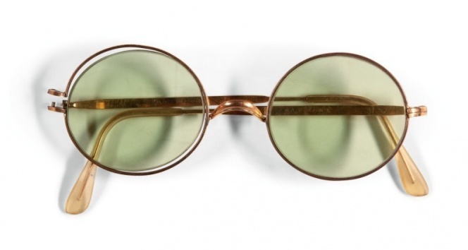 John Lennon&#039;un gözlüğü 170 bin Euro&#039;ya satıldı