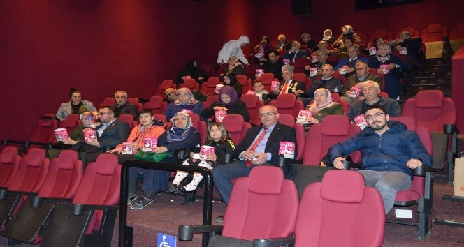 Niksarlı şehit yakınları ve gaziler, “Cep Herkülü” filmini izledi
