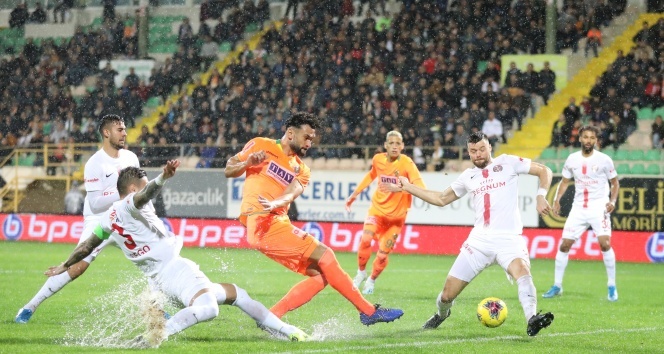 Antalyaspor&#039;da 8 haftalık 3 puan hasreti