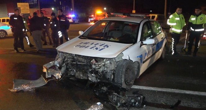 Şüpheli aracı kovalayan trafik ekibi kaza yaptı: 2’si polis 3 yaralı
