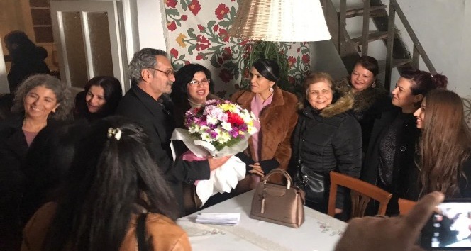 Asker eşlerinden dizi setine ziyaret