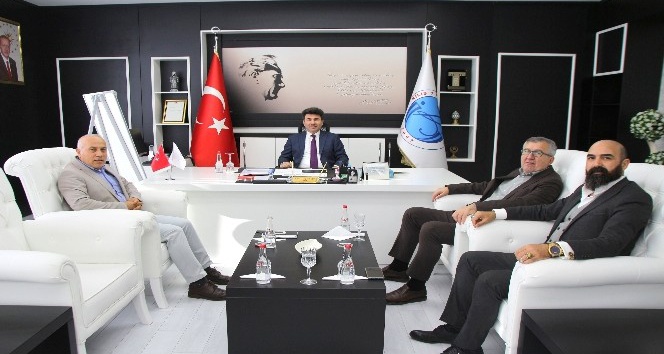 OMÜ’lü Akademisyenleri Rektör Karacoşkun ile bir araya geldi