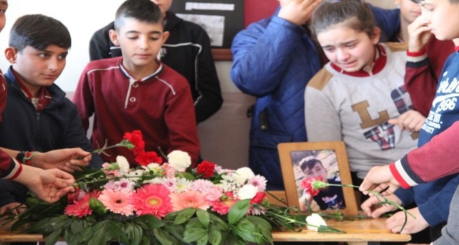 Karbonmonoksit zehirlenmesinden ölen sınıf arkadaşları için hüngür hüngür ağladılar