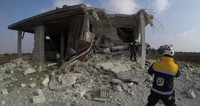 Rus savaş uçakları İdlib&#039;e saldırdı: 2 ölü, 5 yaralı