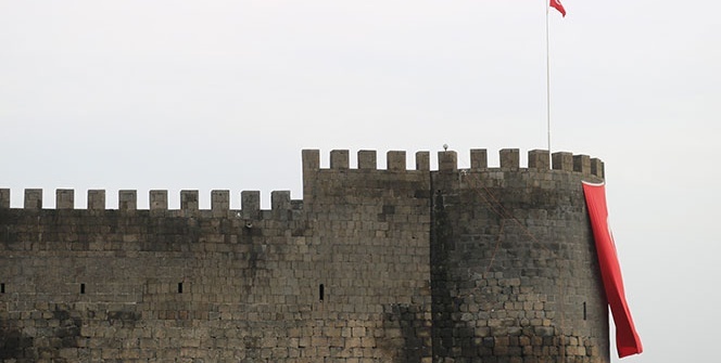 5 bin yıllık tarihi çalıyorlar