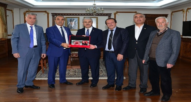 Kırşehir Anadolu Şehit Aileleri Derneği Yöneticileri Vali Akın’ı  Ziyaret etti