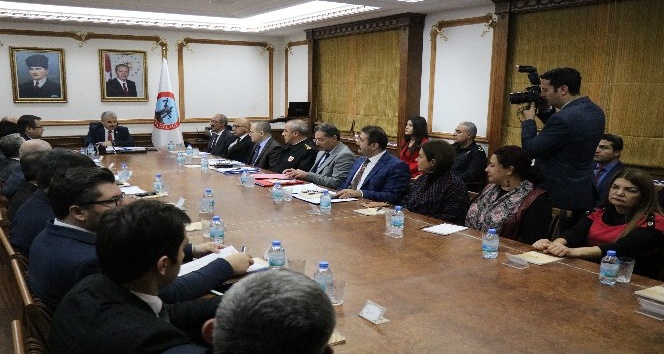 Kırşehir’de STK temsilcileri ve kamu kurumu yöneticileri Vali Akın başkanlığında toplandı