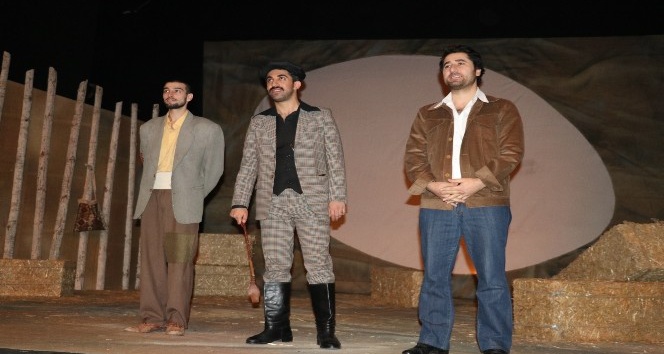 ‘Pusuda’ ve ‘Öç’ oyunu Van’da sahneleniyor