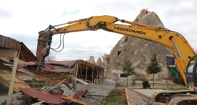 Kapadokya’da 240 kaçak yapı yıkıldı