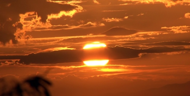 İstanbul’da yağlı tabloyu andıran gün batımı