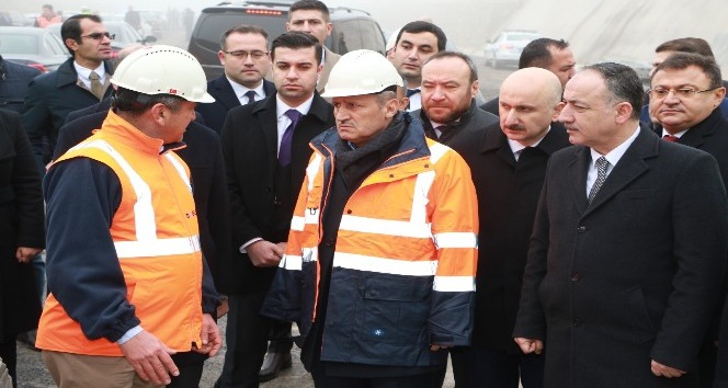 Bakan Turhan, Ankara-Sivas YHT hattını inceledi