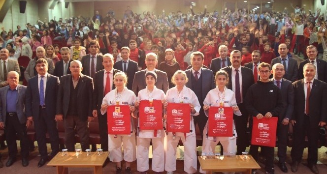 Milli Olimpiyatlar Komitesi öğrencilerle buluştu