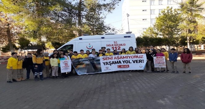 Öğrencilere “Yaşama Yol Ver” eğitimi verildi