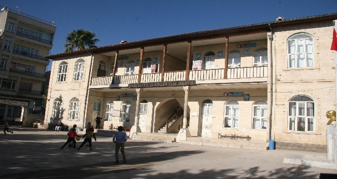 Türkiye’nin eğitime devam eden en eski okulu restore edilecek