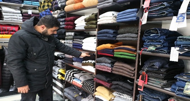 Yozgat’ta kışlık kıyafet satışları beklenen ilgiyi görmedi