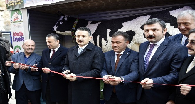 Bakan Pakdemirli ‘Akıllı İnek’ projesinin açılışını gerçekleştirdi