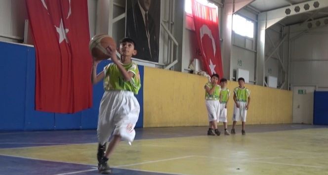Kırıkkale’de çocuklar ilk kez basketbolla tanıştı