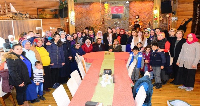 Ardahan’da “Gökkuşağıma Güneş Ol Projesi” kapsamında özel eğitimli çocukların aileleri yemekte buluştu