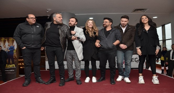 Kırk Yalan Film oyuncuları Vega Outlet’te