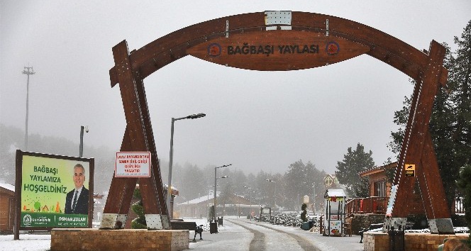 Denizli’nin gözdesi Bağbaşı Yaylası beyaza büründü