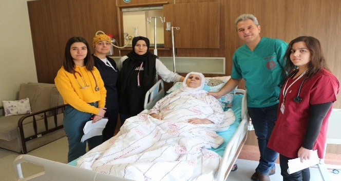 Kanser hastası kadın, Siirt’te ilk kez yapılan ameliyatla sağlığına kavuştu