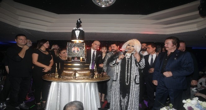 Doğum günü kutlamasına yıldız yağdı