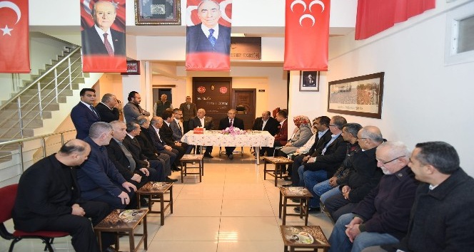 Vali Soytürk’ten TBMM’nde gurubu bulunan partilere ziyaret
