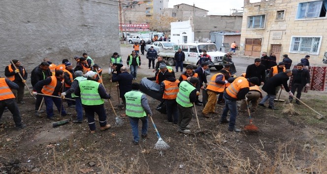 Nevşehir Belediye Başkanı Arı ve belediye ekipleri Karasoku ve Herikli mahallesinde