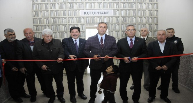 Sarayönü MYO’da modernize edilen kütüphane açıldı