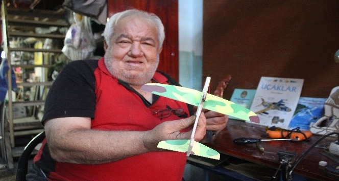 72 yaşındaki uçak tutkununun tek dileği Solo Türk’ü görebilmek