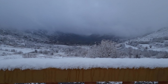 Burası İzmir! her yer beyaza büründü