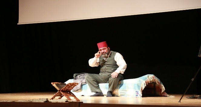 Yozgat’ta ‘Gitme Ey Yolcu’ tiyatro oyunu sergilendi