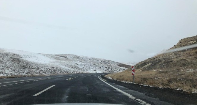 Ağrı-Erzurum arasında siyah beyaz yolculuk