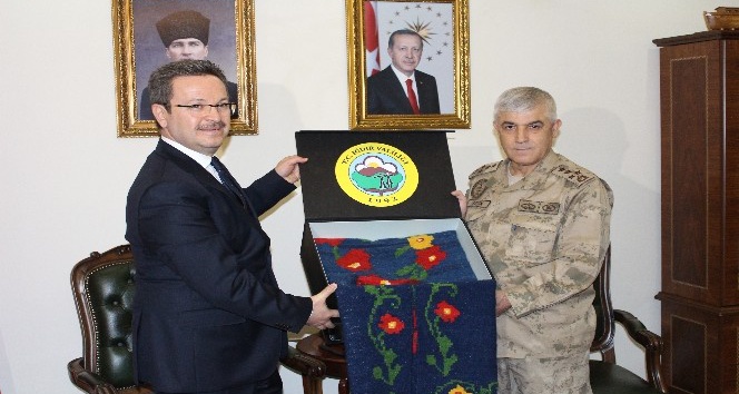 Jandarma Genel Komutanı Orgeneral Çetin, Iğdır Valisi Ünlü’yü ziyaret etti