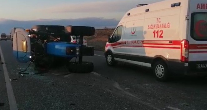 Kamyonet traktöre çarptı: 1 yaralı
