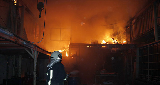 Fethiye sanayisinde korkutan yangın