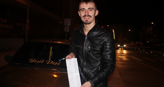 Ehliyetsiz ve alkollü araç kullanırken yakalandı, olayı gülerek anlattı