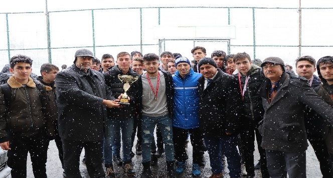 Okullar arası genç futbol il birinciliği müsabakaları sona erdi