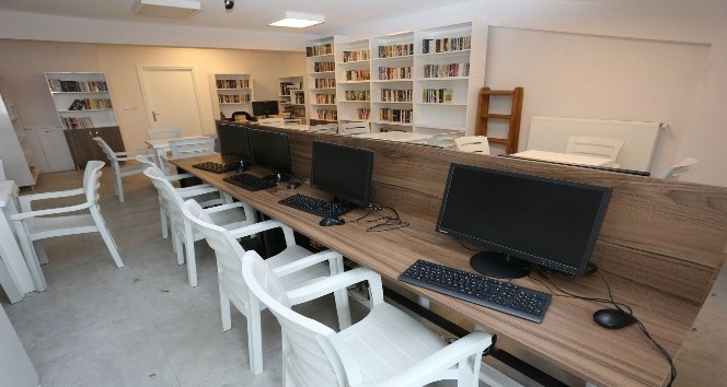 Adalar’daki Ceren Özdemir Gençlik Merkezi öğrencileri bekliyor