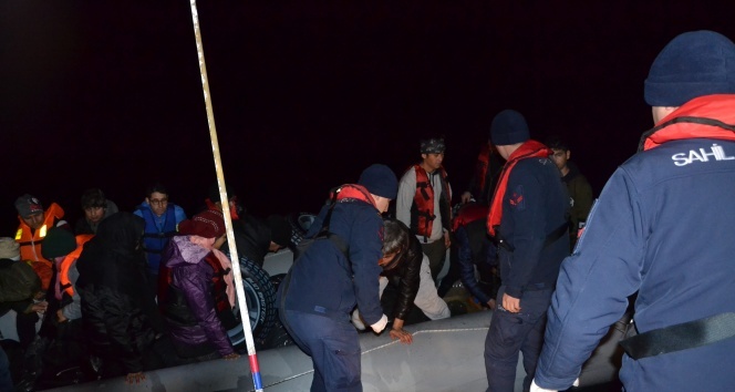 Ayvalık'ta 41 göçmen yakalandı