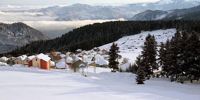 Giresun yaylalarında kar keyfi