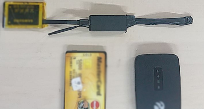 Ehliyet sınavında akılalmaz kopya yöntemi