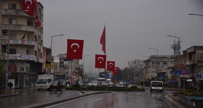 Osmaniye bayraklarla donatıldı