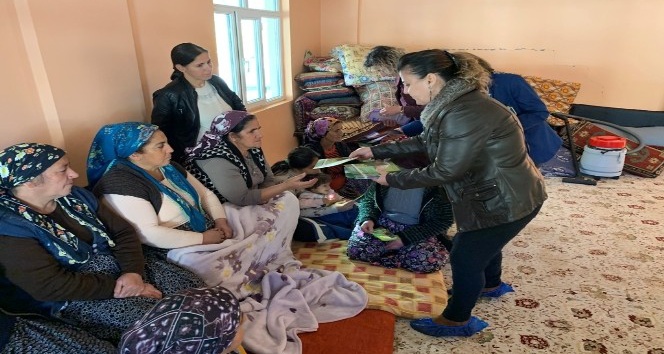 Köylü kadınlara kanser eğitimi verildi