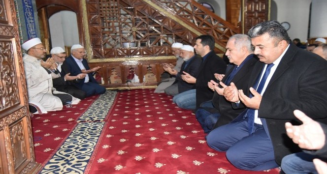 Sabah namazında tüm şehitler yad edildi
