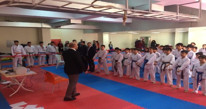 Mardin’de okullar arası karate seçmeleri yapıldı