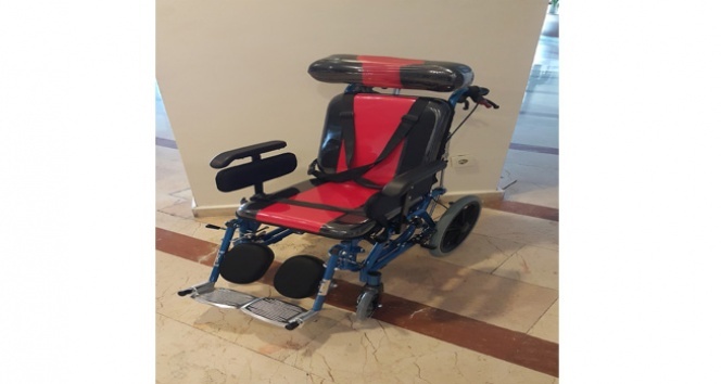 Atıklar tekerlekli sandalye oldu