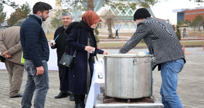 Sivas Belediyesinden öğrencilere çorba ikramı